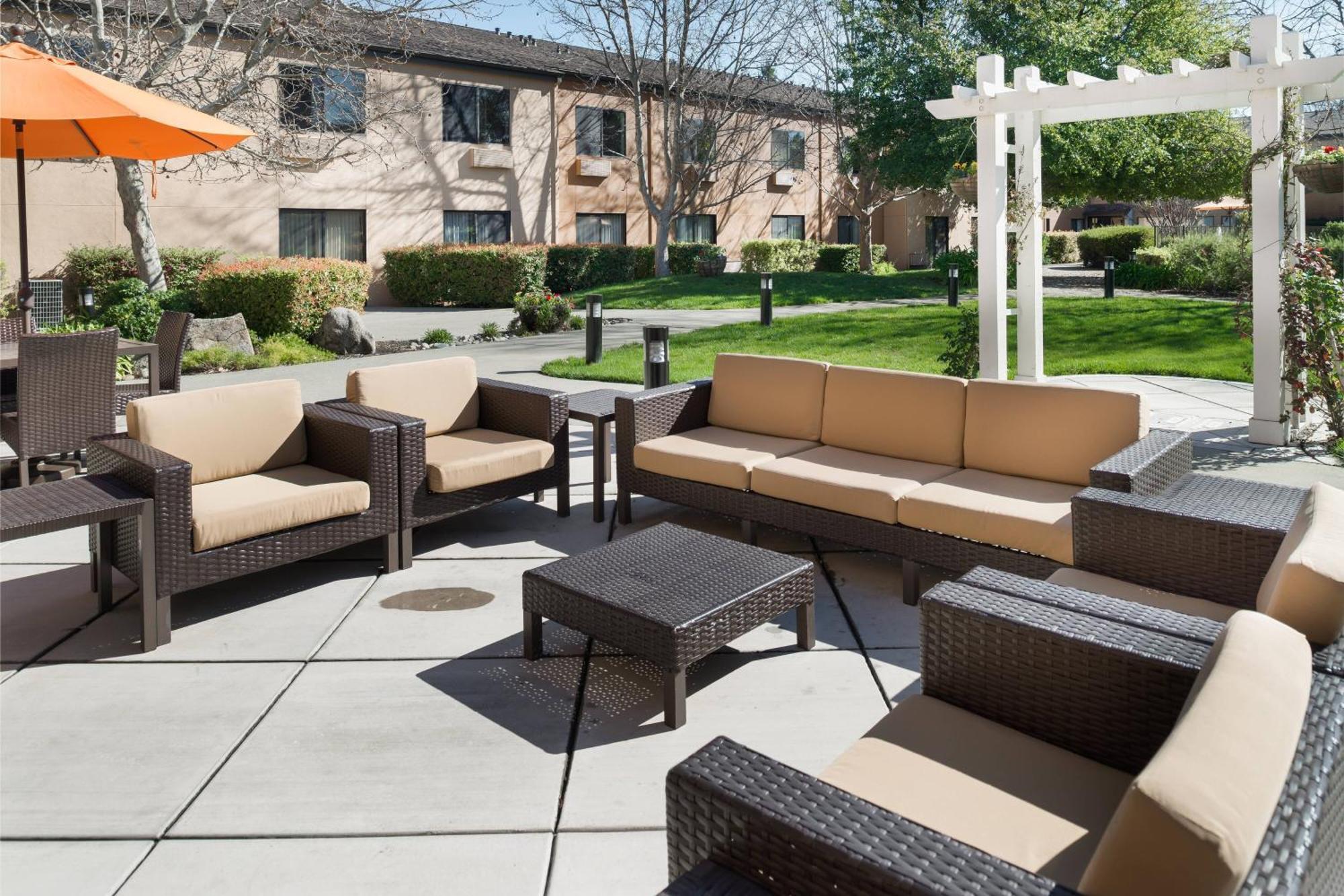 Courtyard By Marriott Vacaville Buitenkant foto