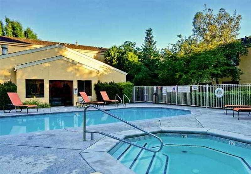 Courtyard By Marriott Vacaville Buitenkant foto